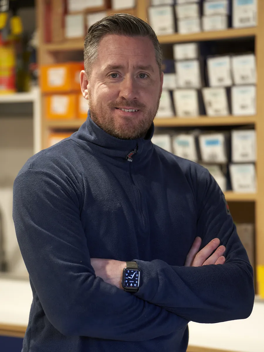 Portrait de Cédric Caudal dans son atelier Make in France, à Maslives près de Blois
